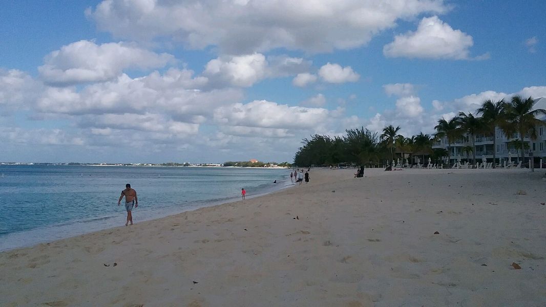 Seven Mile Beach public access