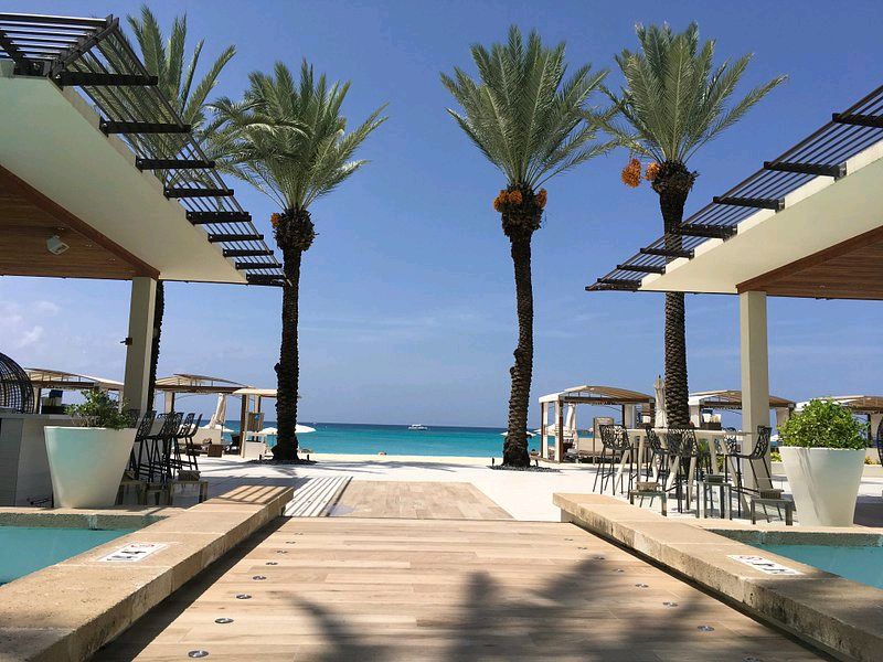 Where to stay: Seven Mile / West Bay strip